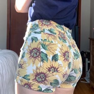 Sunflower bullhead shorts